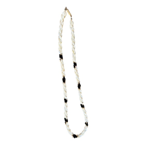 Vintage Rice Pearl Necklace Mother of Pearl Onyx Black Twisted Clip Earrings Set - Picture 5 of 9